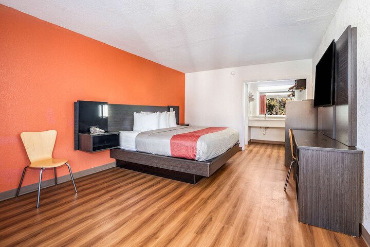 Room 21 of 31