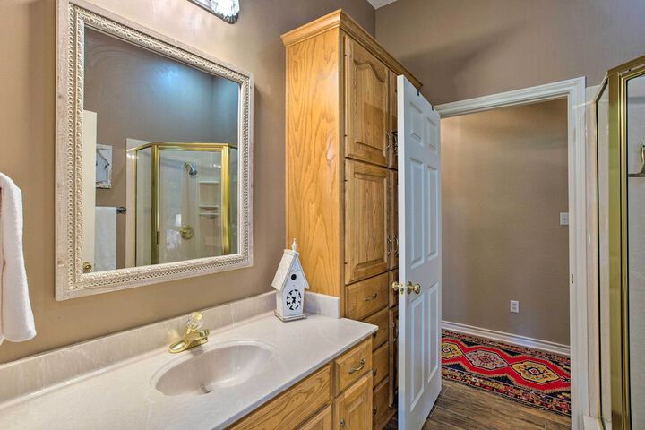 Happy Trails Hideout w / New Bunk House & Hot Tub!