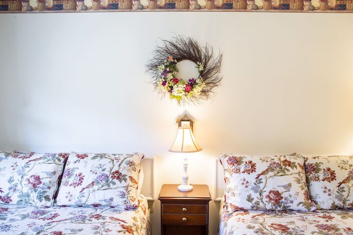 The Chimney Rock Inn & Cottages