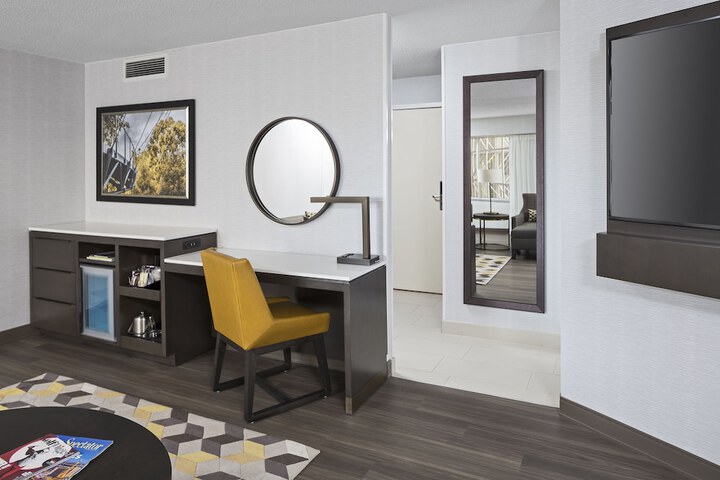 Room 32 of 48