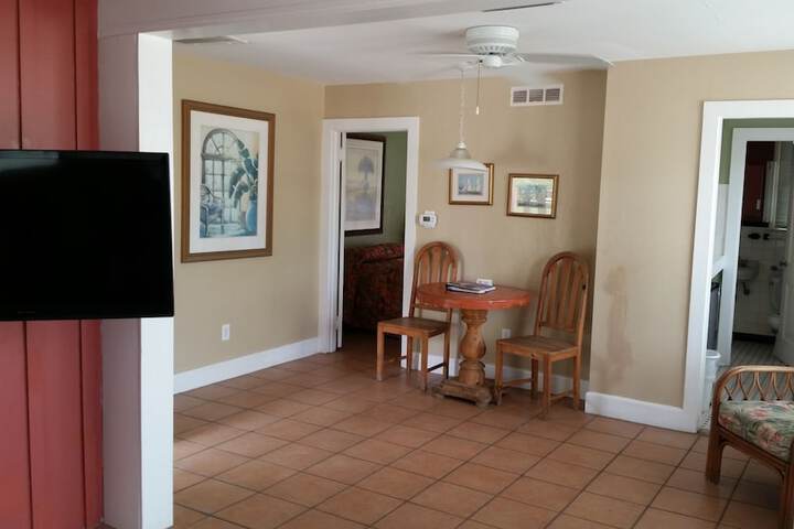Room 27 of 46