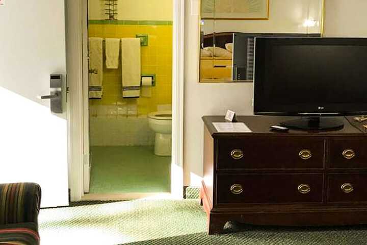 Room 65 of 111
