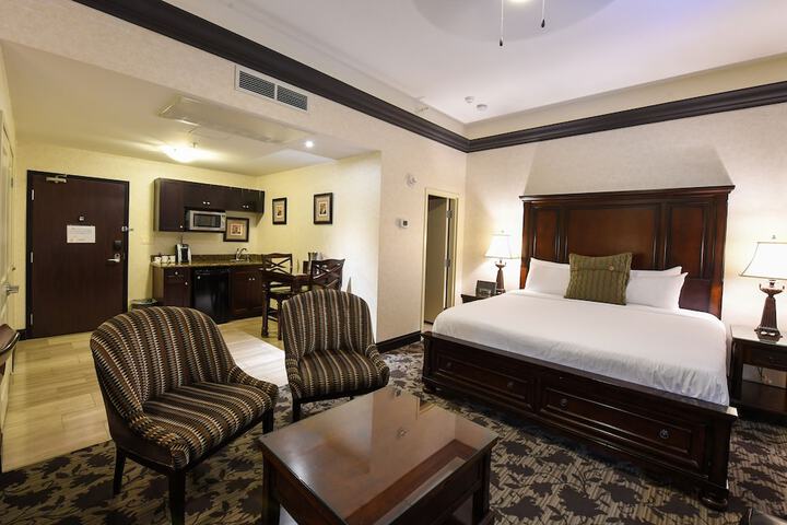 Room 17 of 46