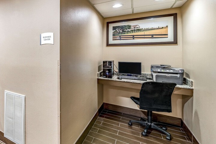 Business Center 49 of 52