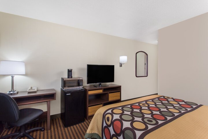 Room 9 of 17