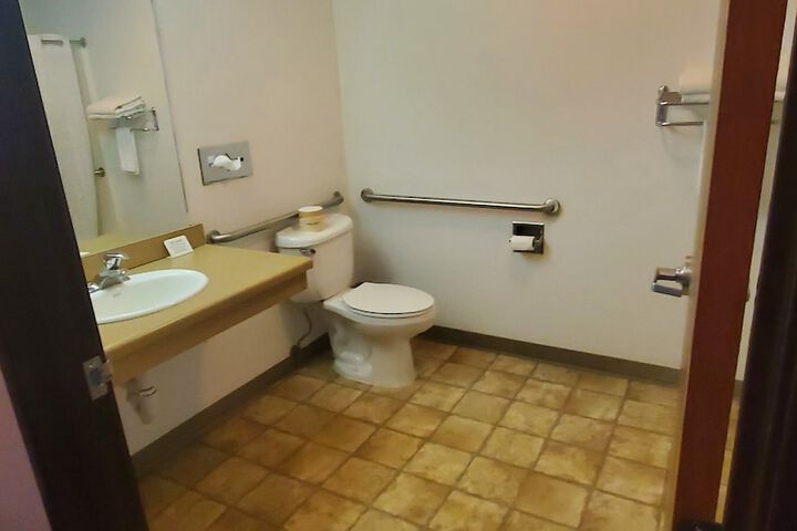 Room 20 of 32