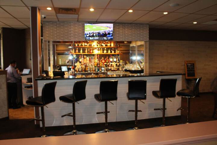 Lounge 55 of 56