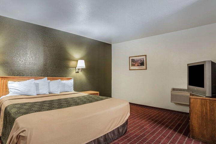 Room 18 of 31