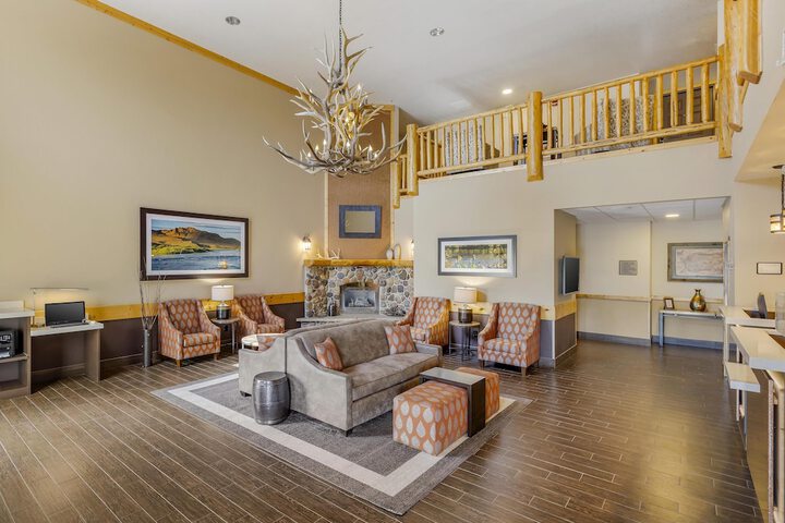 Best Western Plus Riverfront Hotel & Suites