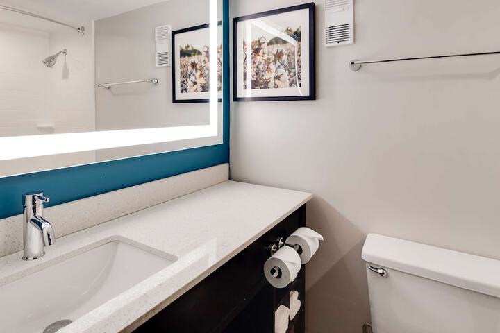 Room 12 of 25
