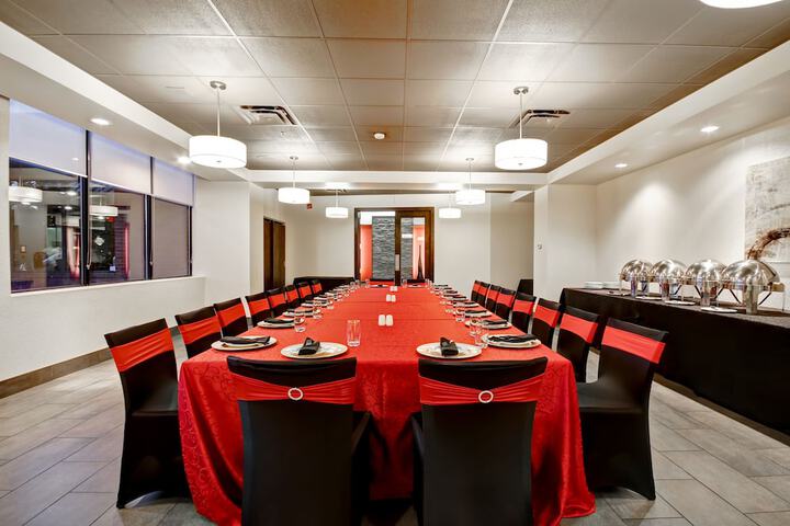 Dining 54 of 60