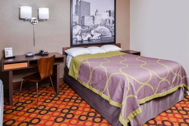 Room 6 of 11