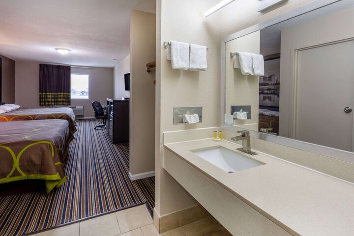 Super 8 by Wyndham Missouri Valley