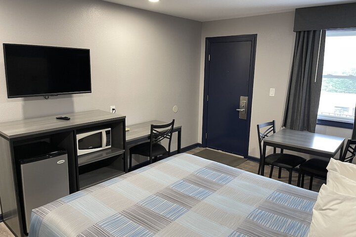 Room 34 of 40