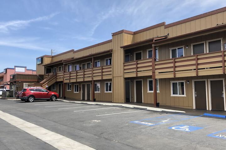 Pacific Inn