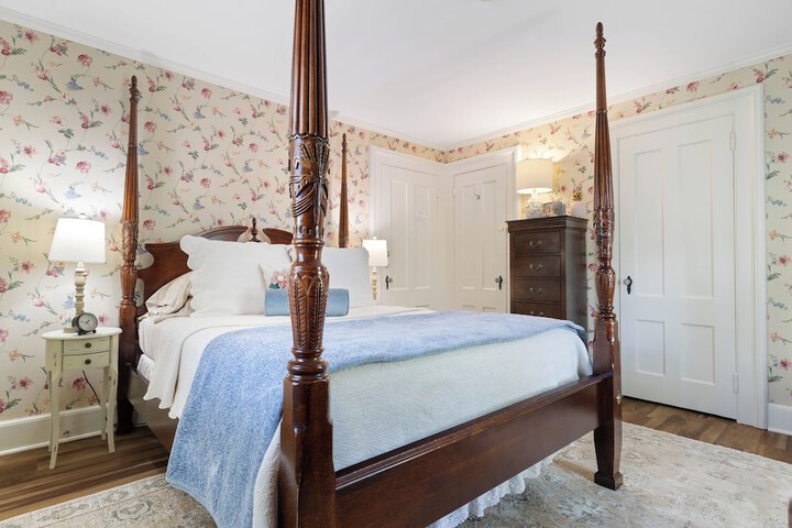 Westbrook Inn B & B