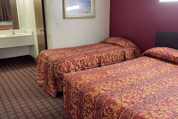 Room 7 of 13