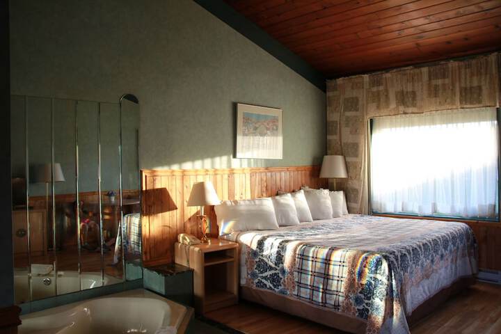 Room 38 of 82