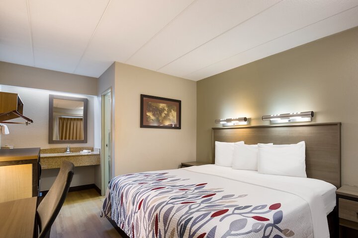 Room 28 of 32