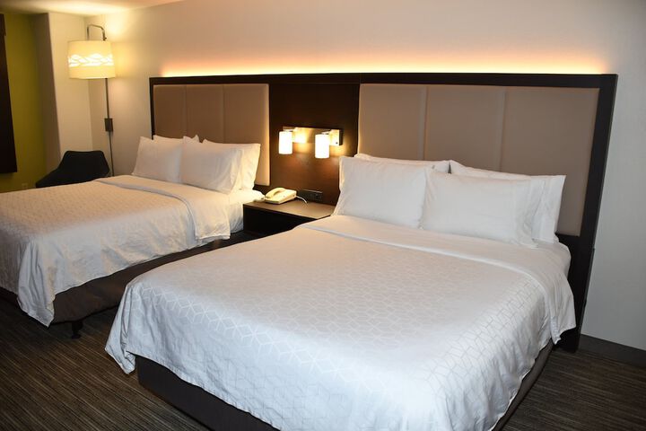 Room 33 of 63