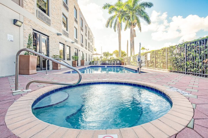 Holiday Inn Express Hotel & Suites Clewiston by IHG