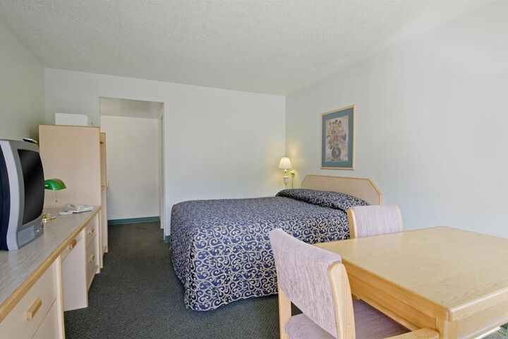 Room 13 of 41