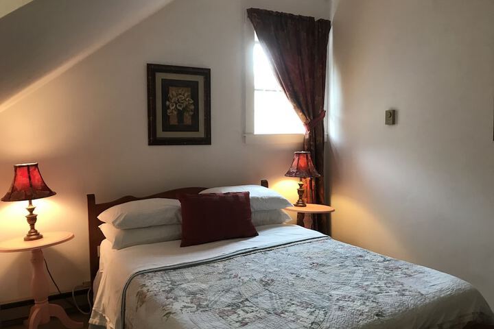 Room 11 of 80