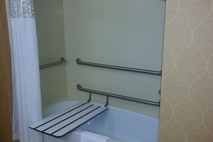 Room 14 of 37