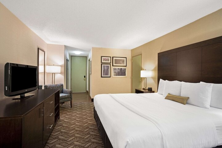 Room 14 of 28