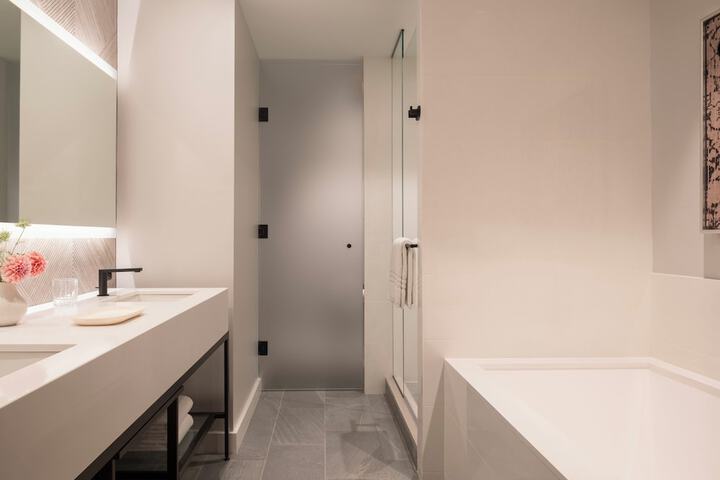 Room 30 of 38