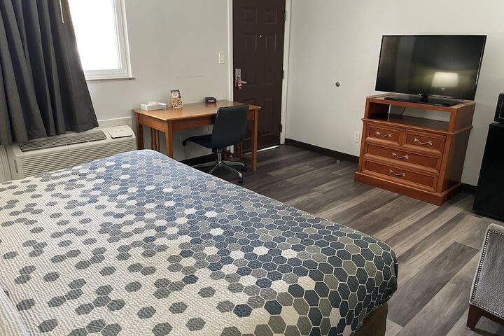 Room 11 of 34
