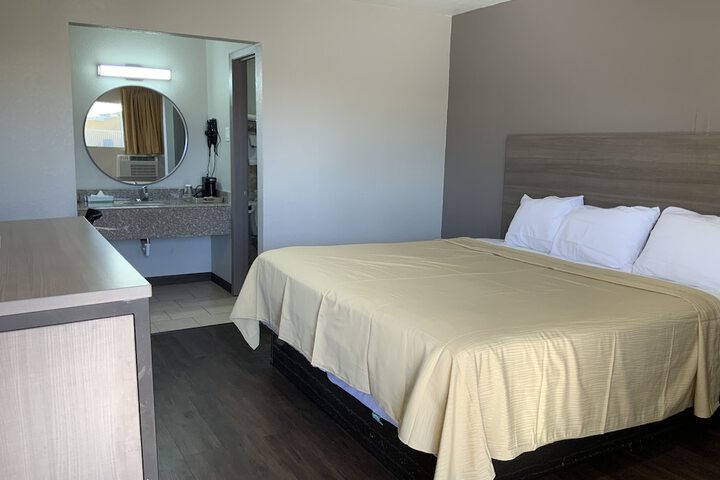 Room 16 of 31