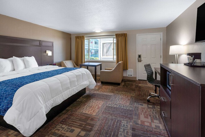 Room 15 of 34