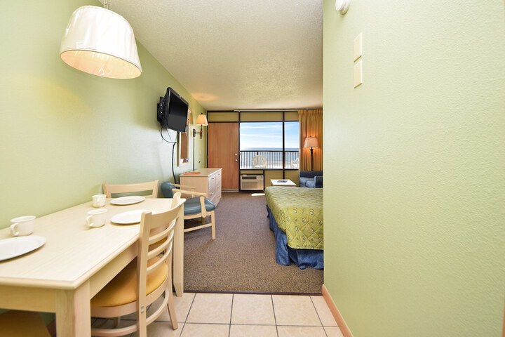 Room 38 of 138