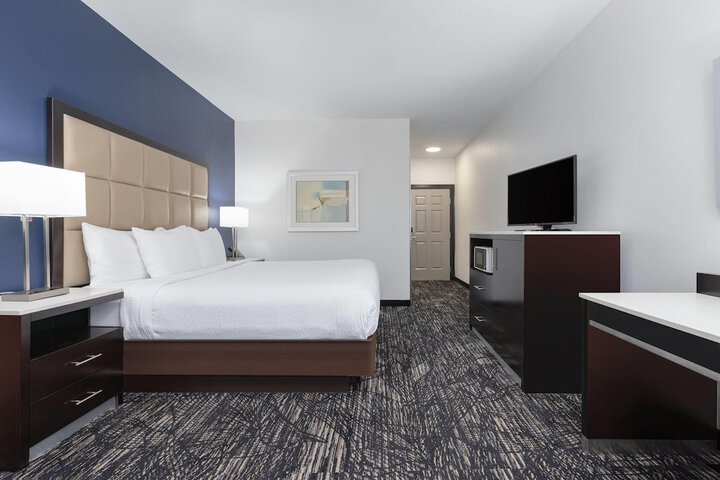 La Quinta Inn & Suites by Wyndham Paris