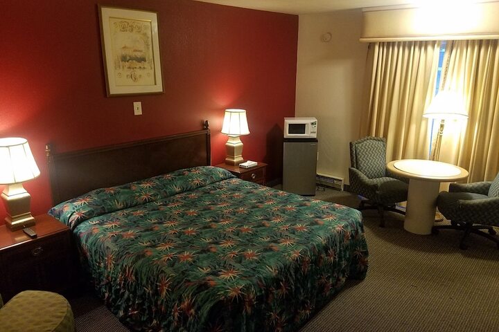 Room 24 of 37