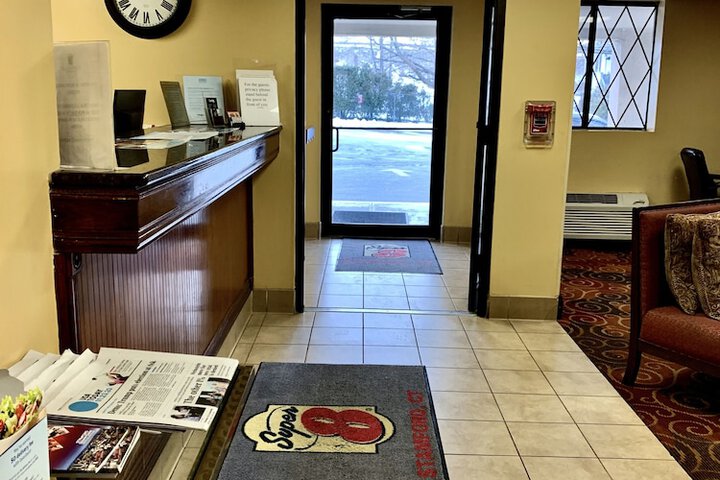 Super 8 by Wyndham Stamford / New York City Area