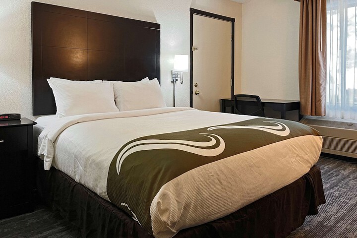 Room 32 of 37
