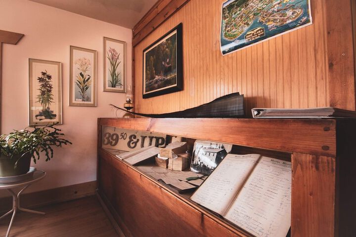 Hotel Interior 7 of 18