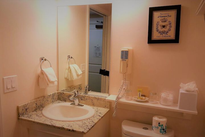 Room 25 of 49