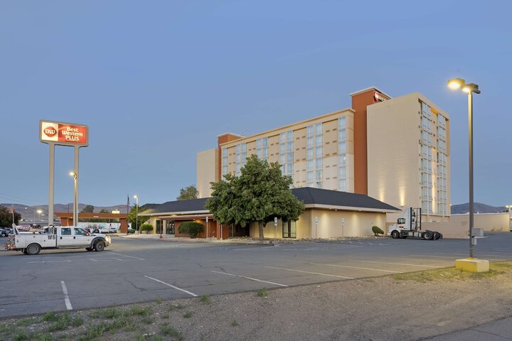 Hotel 2 of 39