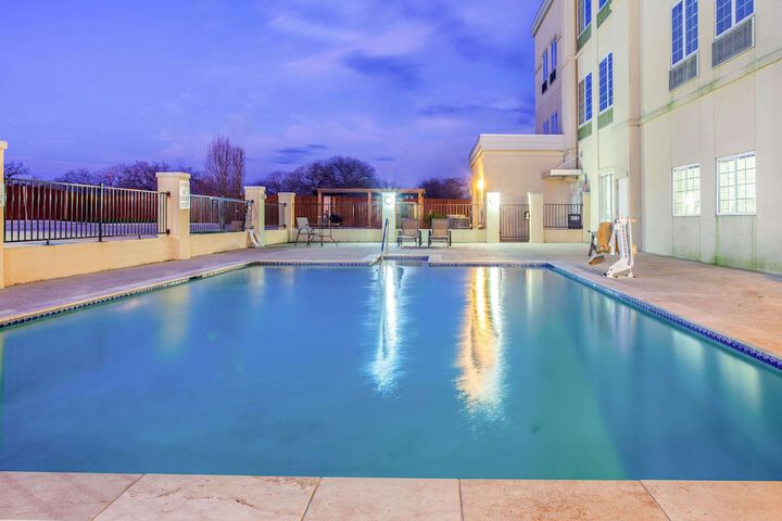 Pool 5 of 30