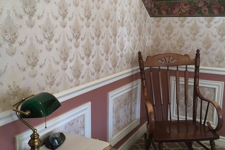 Room 61 of 223