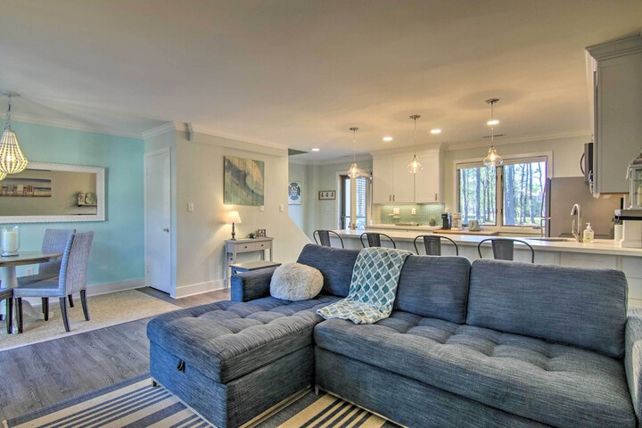 Townhome w / Outdoor Shower 1 Mile to Downtown