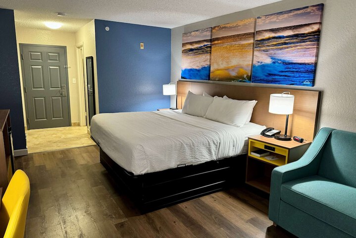 Room 13 of 24