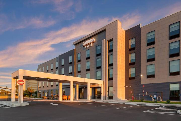 Cambria Hotel & Suites Plymouth