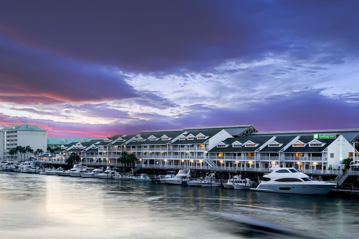 Holiday Inn & Suites Clearwater Beach S-Harbourside by IHG