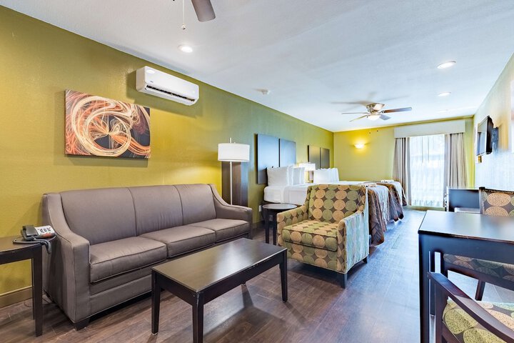 Room 9 of 16