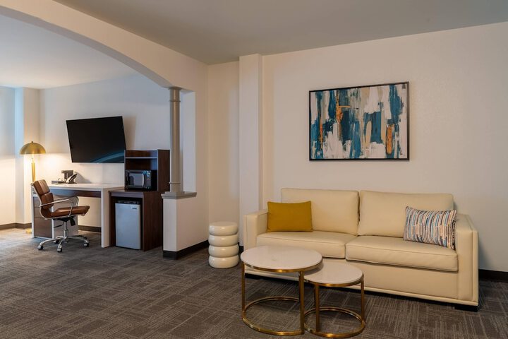 Comfort Inn & Suites Near Burke Mountain