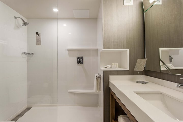 Room 16 of 43